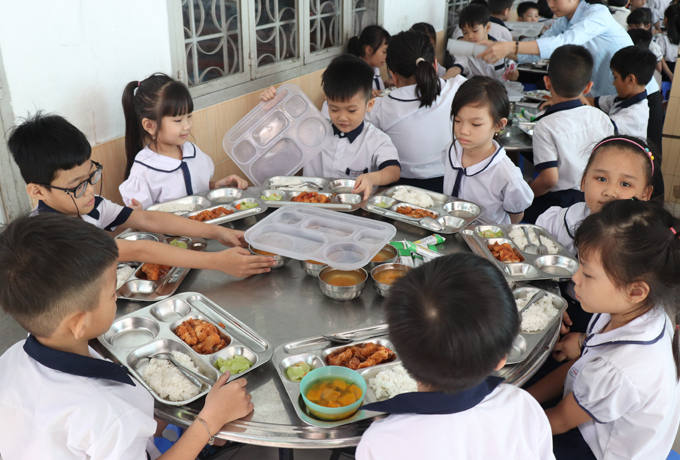 Cung cấp suất ăn cho trường học phải sử dụng thực phẩm sạch